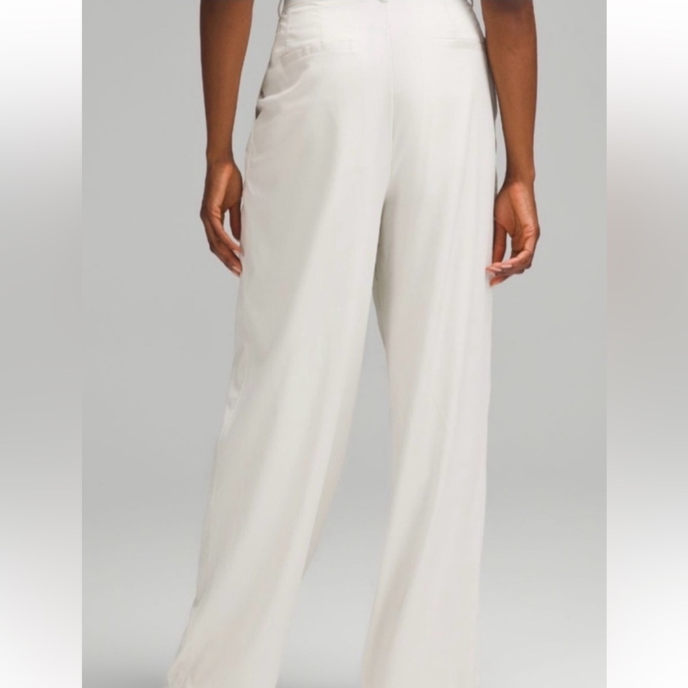 NWT Lululemon pleated high-rise trouser | size 6 | Bone - Picture 2 of 4